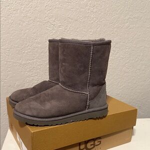 UGG Charcoal Classic Short Suede Boots Girl's SIze 4